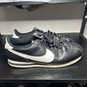 Nike Classic Cortez '72 Mens Size 13 Black Leather Athletic Sneaker 819719-012